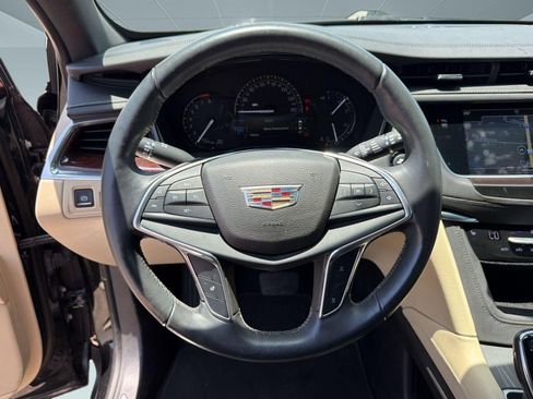 Used 2017 Cadillac XT5 Luxury FWD image 8