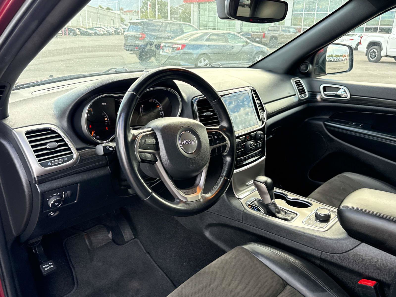 Used 2022 Jeep Grand Cherokee Laredo X AWD/4WD image 10