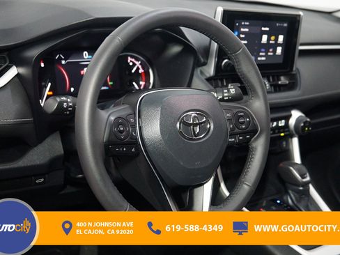 Used 2023 Toyota RAV4 XLE Premium image 18