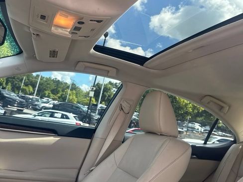 Used 2015 Lexus ES 350 w/ Luxury Package FWD image 12