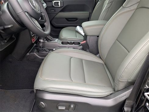 New 2026 Jeep Gladiator Mojave image 11