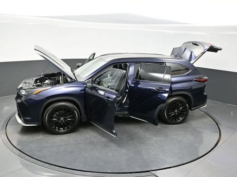 Used 2025 Toyota Highlander XSE AWD/4WD image 40