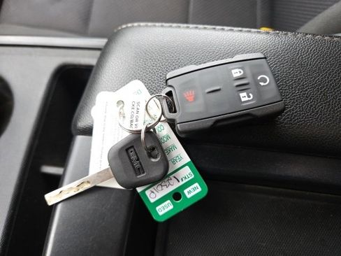 Used 2018 GMC Sierra 3500 SLE w/ SLE Preferred Package image 9