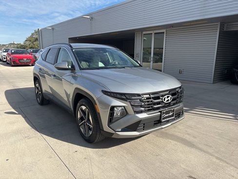 Used 2025 Hyundai Tucson SEL image 3