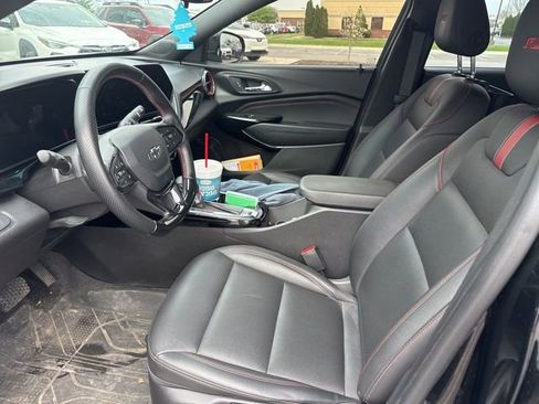 Used 2024 Chevrolet Trax RS w/ Sunroof Package image 11
