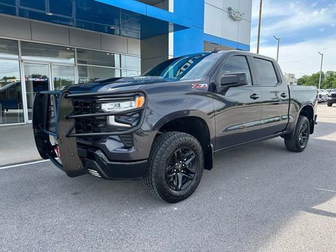 Used 2024 Chevrolet Silverado 1500 LT Trail Boss w/ Convenience Package II AWD/4WD image 1