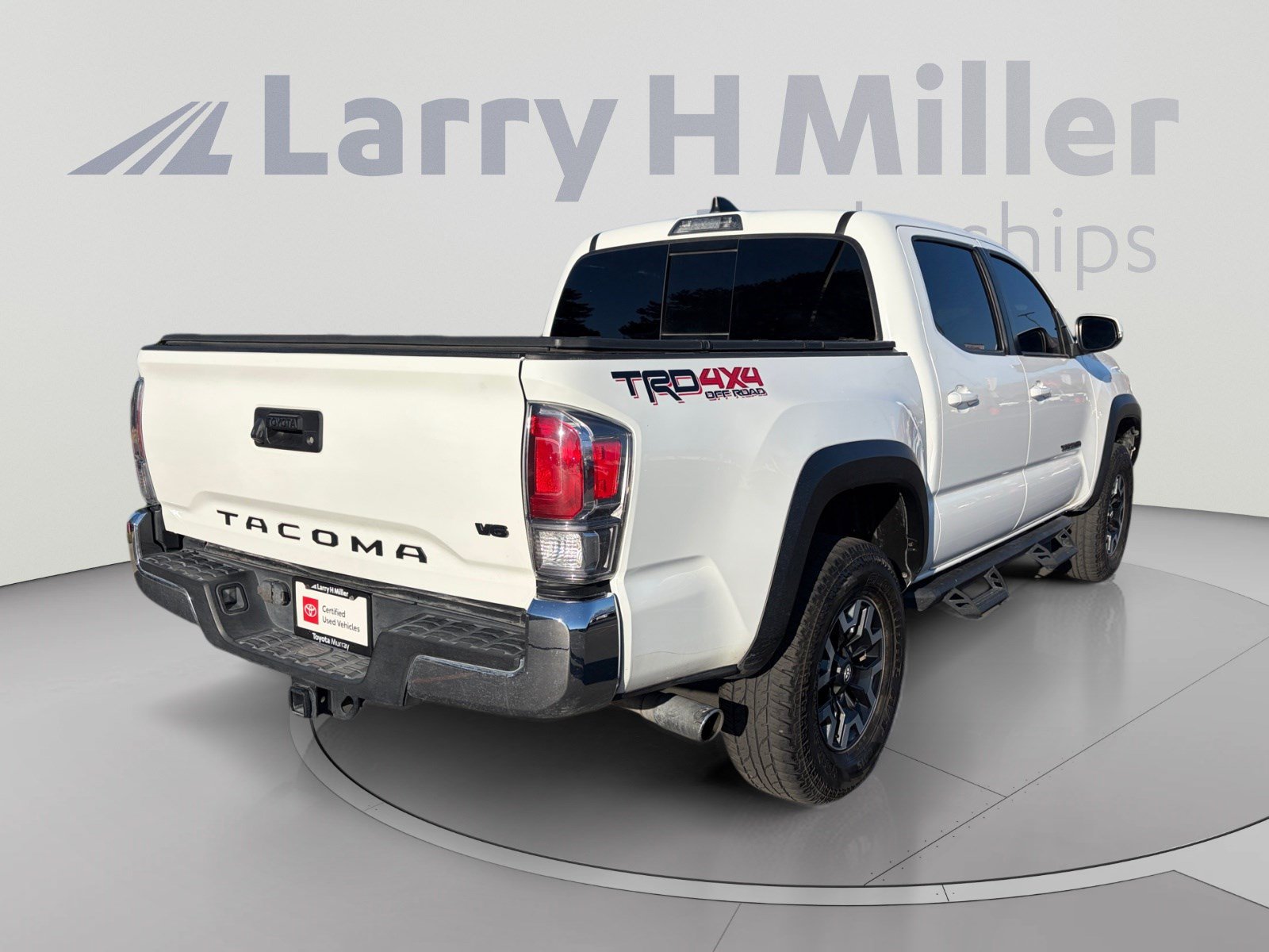 Certified 2023 Toyota Tacoma TRD Off-Road AWD/4WD image 5