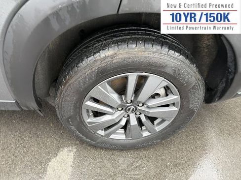 Used 2025 Nissan Pathfinder SV image 13