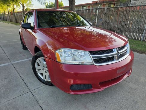 Used 2014 Dodge Avenger SE FWD image 2