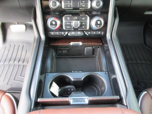 Used 2023 GMC Yukon Denali Ultimate image 23