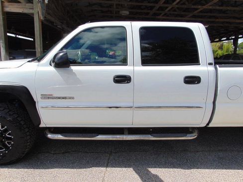 Used 2004 GMC Sierra 2500 SLT w/ Heavy-Duty Power Package AWD/4WD image 7