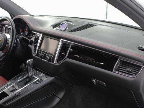 Used 2016 Porsche Macan S image 47