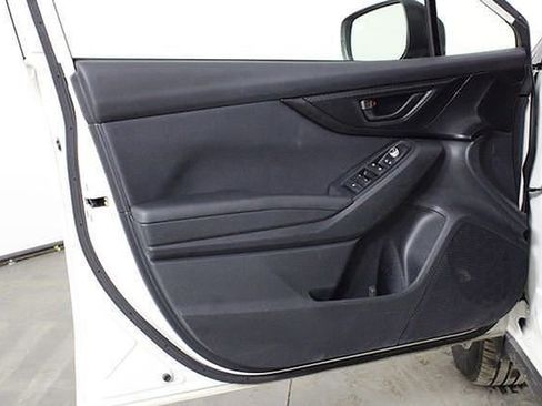 Used 2021 Subaru Crosstrek 2.0i Premium image 16