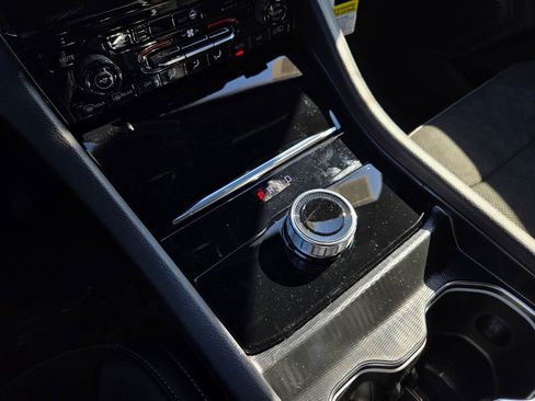 New 2025 Jeep Grand Cherokee Altitude AWD/4WD image 23