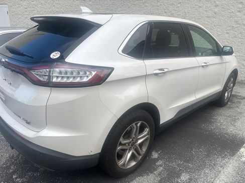 Used 2018 Ford Edge Titanium w/ Equipment Group 302A AWD/4WD image 4