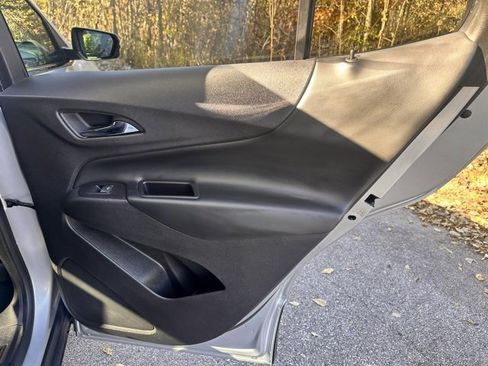 Used 2018 Chevrolet Equinox LT image 20