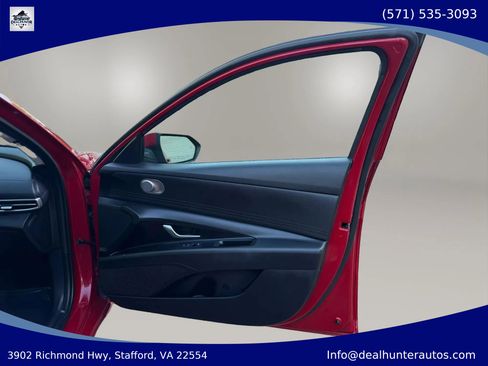 Used 2022 Hyundai Elantra Blue FWD image 12