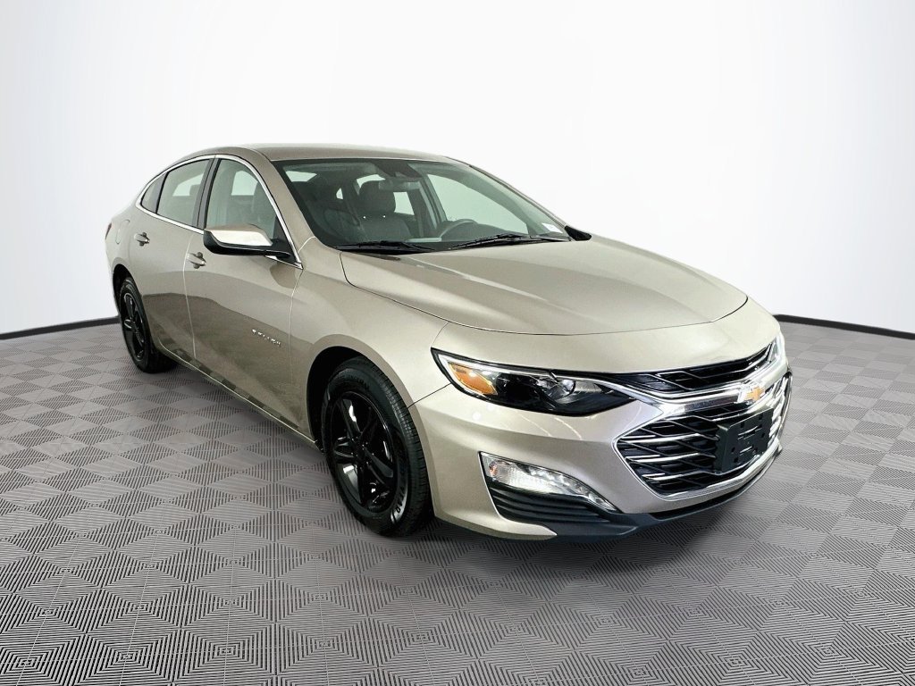 Used 2024 Chevrolet Malibu LT FWD image 2