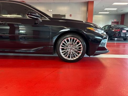 Certified 2022 Toyota Avalon Limited w/ Advanced Safety Package FWD image 30