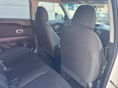 Used 2018 Kia Soul FWD image 22