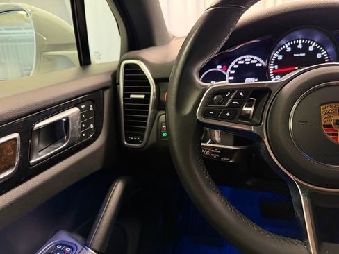 Certified 2023 Porsche Cayenne Platinum Edition AWD/4WD image 14