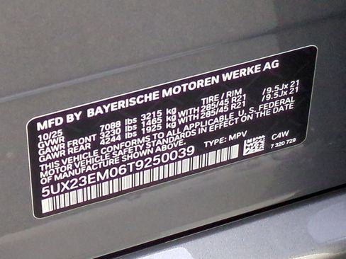 Used 2026 BMW X7 xDrive40i w/ M Sport Package image 32