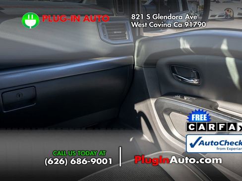 Used 2024 Nissan Titan PRO-4X w/ Off Road Protection Package image 18