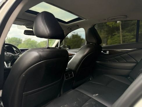 Used 2019 INFINITI Q50 Luxe w/ Essential Package (3.0T Luxe) AWD/4WD image 11