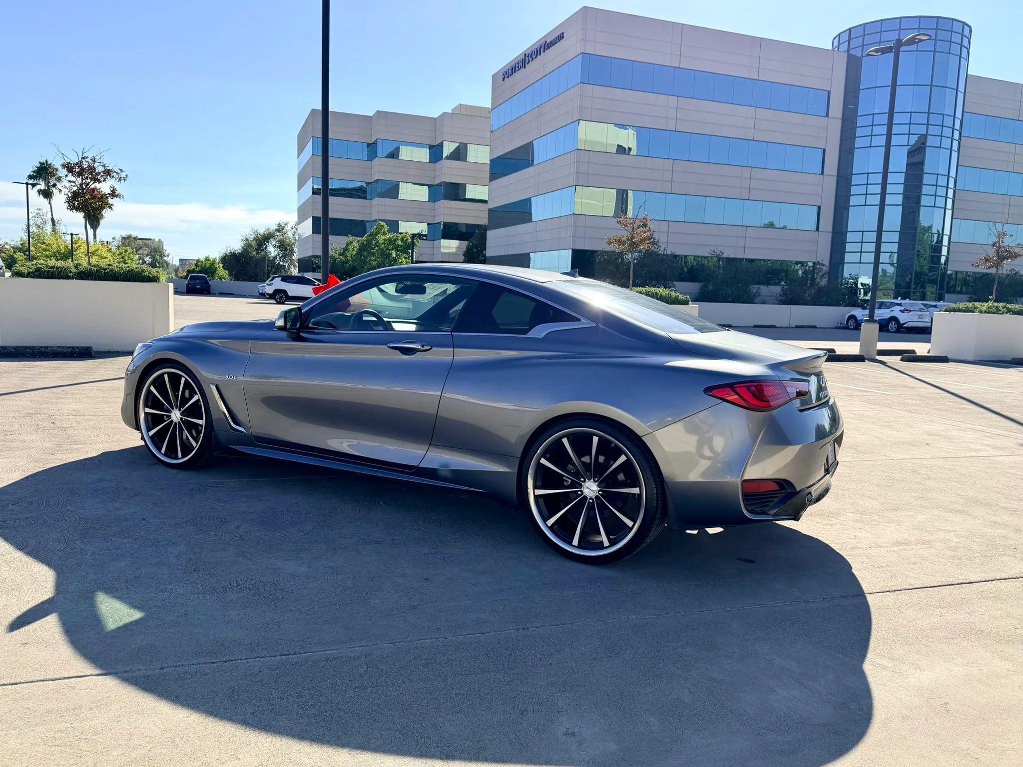 Used 2019 INFINITI Q60 3.0t w/ Cargo Package RWD image 18