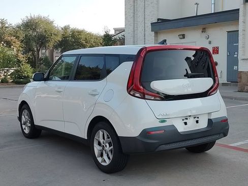 Used 2022 Kia Soul LX w/ Technology Package FWD image 5