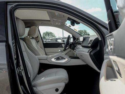 Used 2026 Mercedes-Benz GLS 450 4MATIC image 24