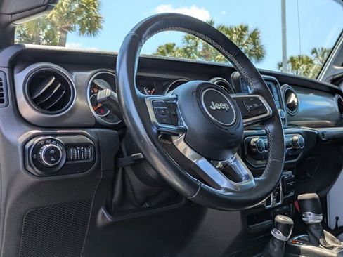 Used 2020 Jeep Gladiator Sport w/ Quick Order Package 24S AWD/4WD image 9