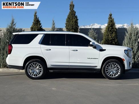 Used 2024 GMC Yukon SLT w/ SLT Luxury Package image 11