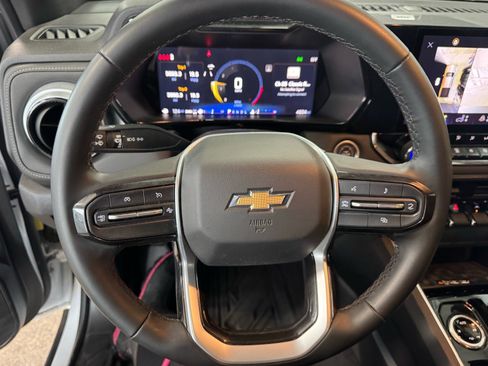 Used 2024 Chevrolet Colorado LT w/ LT Convenience Package II image 24