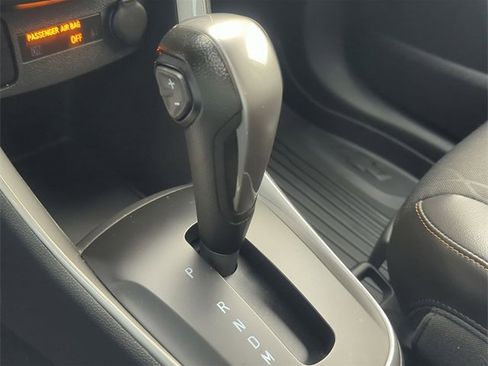 Used 2021 Chevrolet Trax LT w/ LT Convenience Package image 20