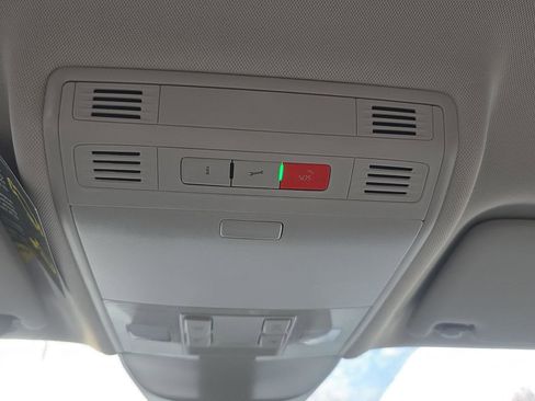 New 2026 Volkswagen Taos SE image 14