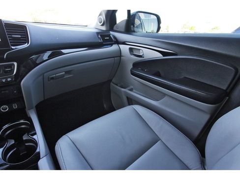 Used 2020 Honda Pilot Touring image 13