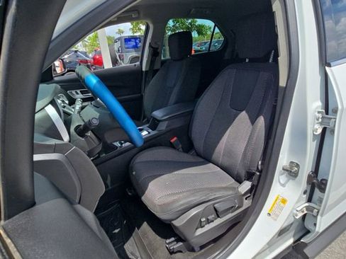 Used 2017 Chevrolet Equinox LS FWD image 9