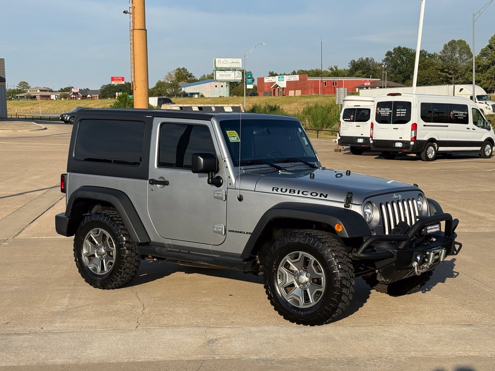 Used 2017 Jeep Wrangler Rubicon w/ Power Convenience Group AWD/4WD image 3