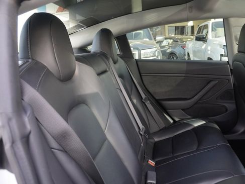 Used 2019 Tesla Model 3 Standard Range Plus image 16