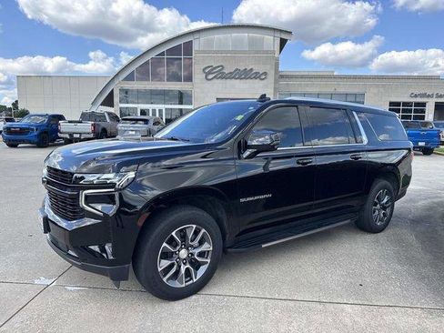 Used 2024 Chevrolet Suburban LT w/ Luxury Package RWD image 1