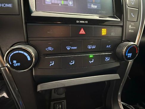 Used 2017 Toyota Camry XLE image 22