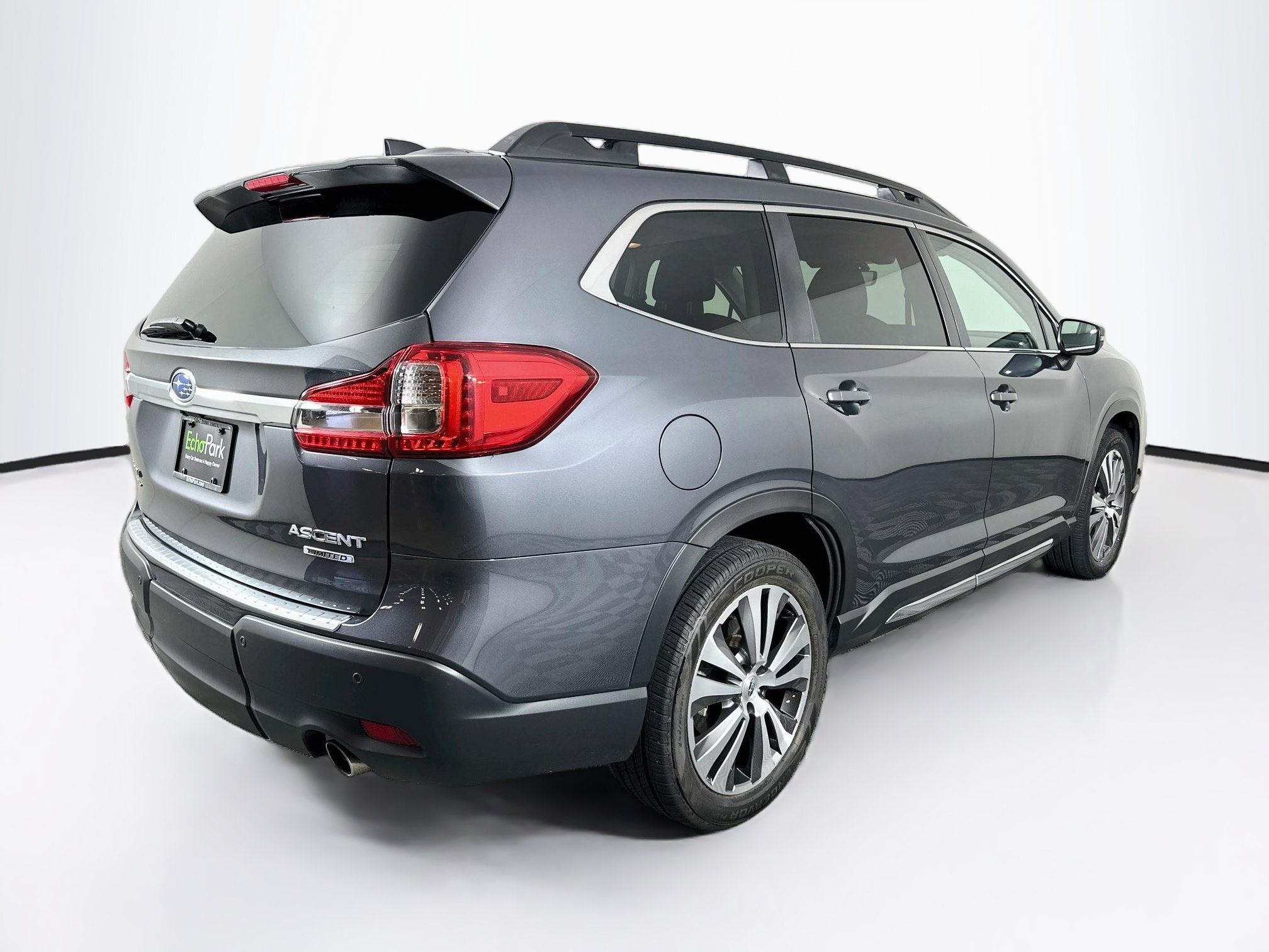 Used 2022 Subaru Ascent Limited w/ Technology Package AWD/4WD image 9