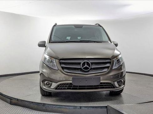 Used 2016 Mercedes-Benz Metris Passenger image 12
