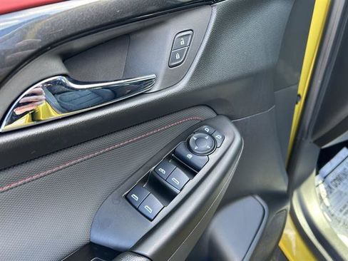 Used 2025 Chevrolet TrailBlazer RS w/ Driver Confidence Package image 31