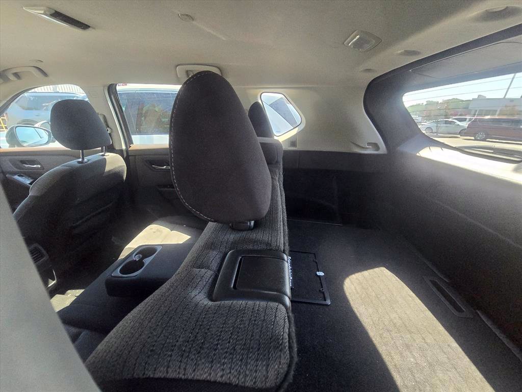 Used 2022 Nissan Rogue SV AWD/4WD image 6