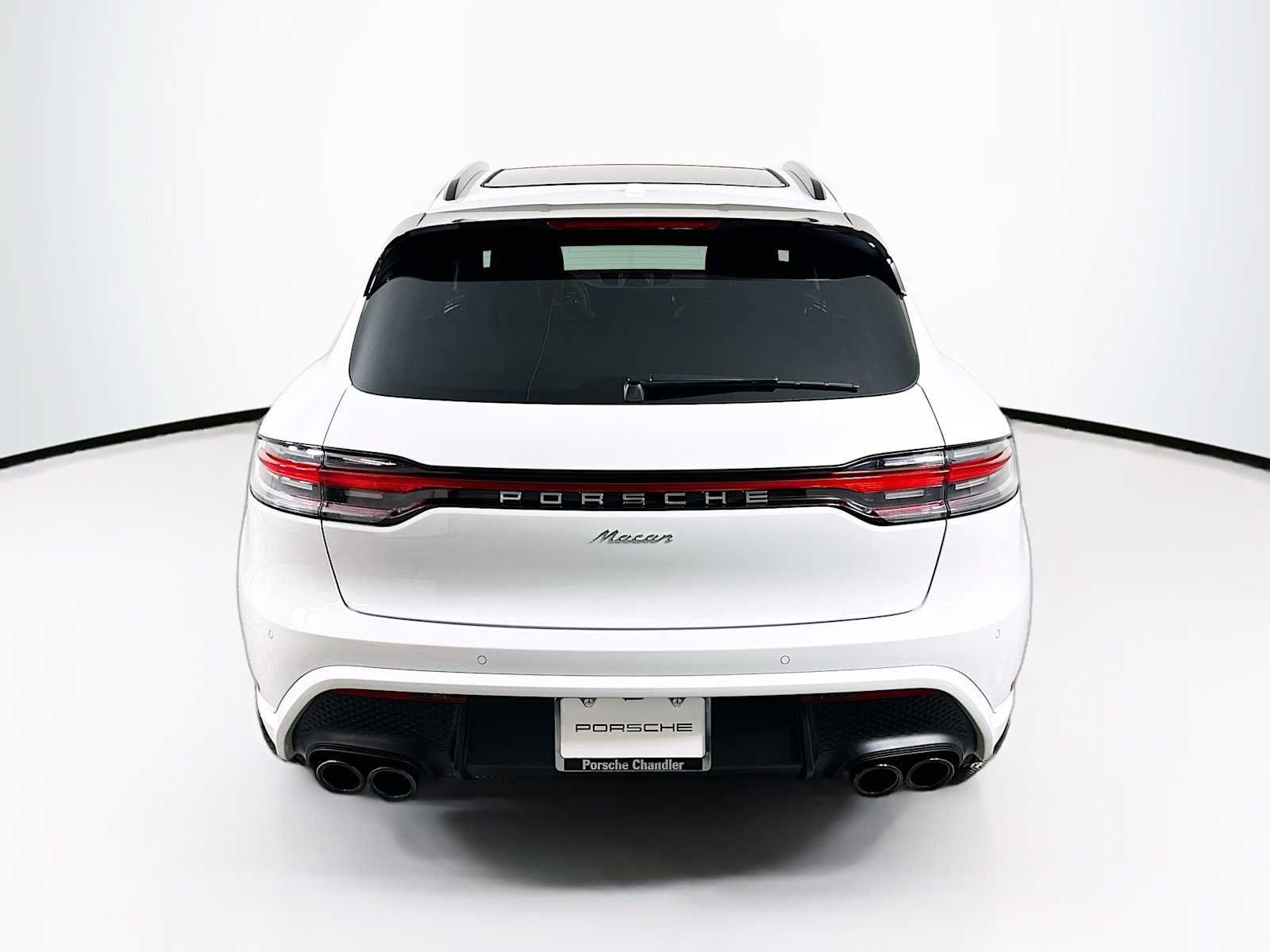 Certified 2026 Porsche Macan AWD/4WD image 10