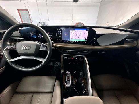 Used 2025 Audi Q5 Premium w/ Premium Plus AWD/4WD image 16