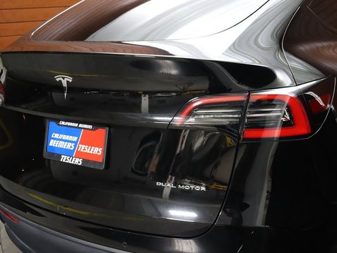 Used 2021 Tesla Model Y Long Range image 14