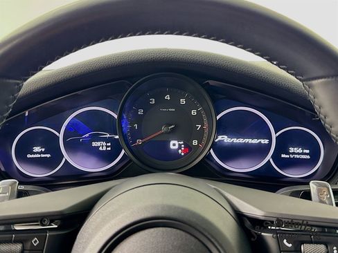 Used 2022 Porsche Panamera Platinum Edition image 15